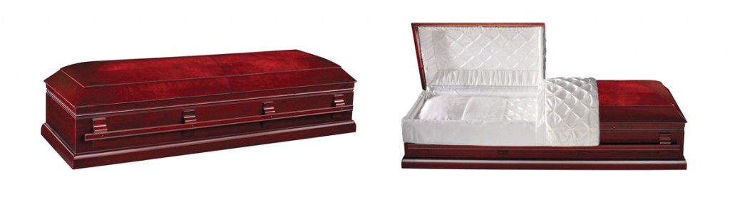 Utvendig og innvendig av mahognybeiset kiste fra Jølstad