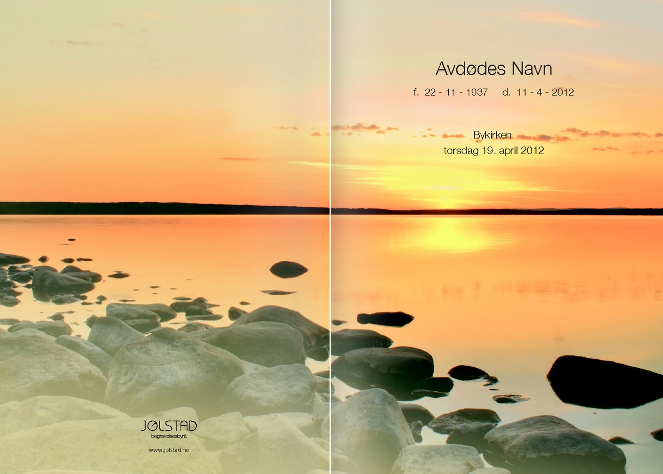 Midnattssol over hele programheftet fra Jølstad